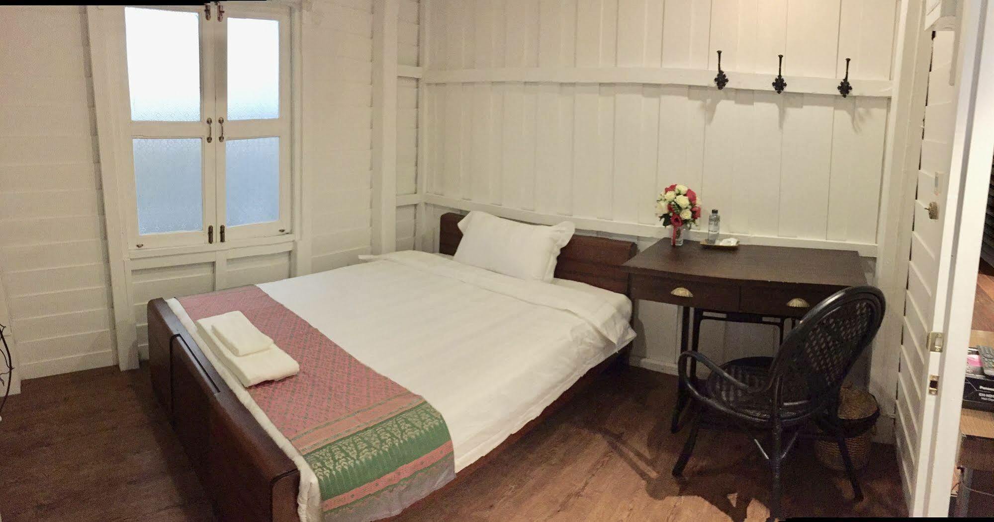 Baankachitpan Bangkok Hotel Ngoại thất bức ảnh