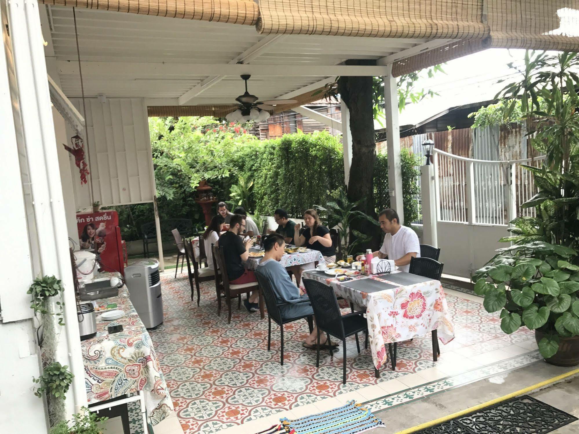 Baankachitpan Bangkok Hotel Ngoại thất bức ảnh